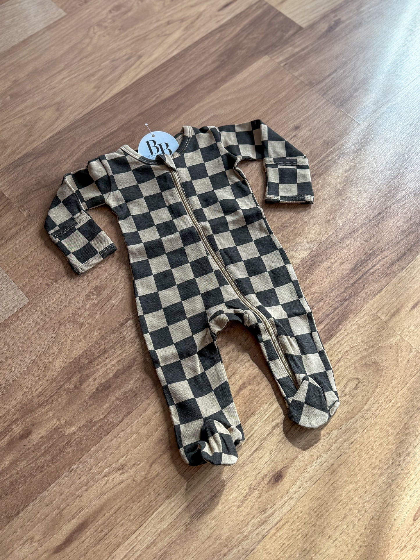 Tiramisu/Black Checkerboard Organic Zip Footie