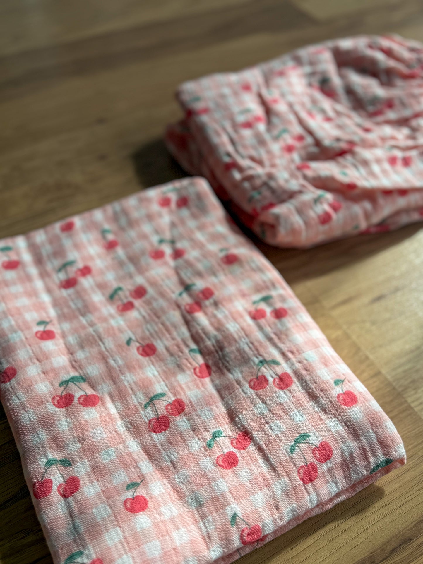 Gingham Cherries Muslin Crib Sheet